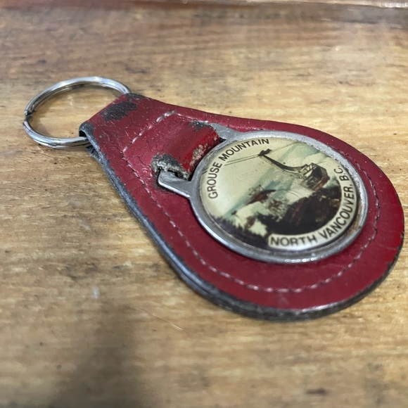 Vintage Grouse mountain keychain - Picture 6 of 6